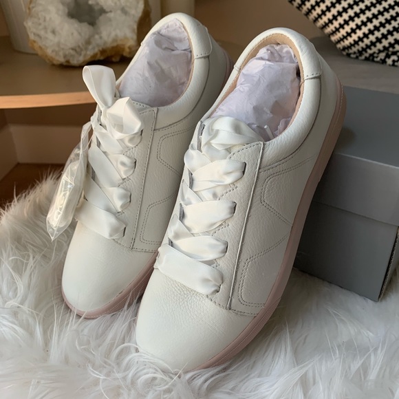 chantelle casual sneaker